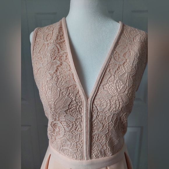 Lace cross back Dynamite rose petal dress - Picture 3 of 5